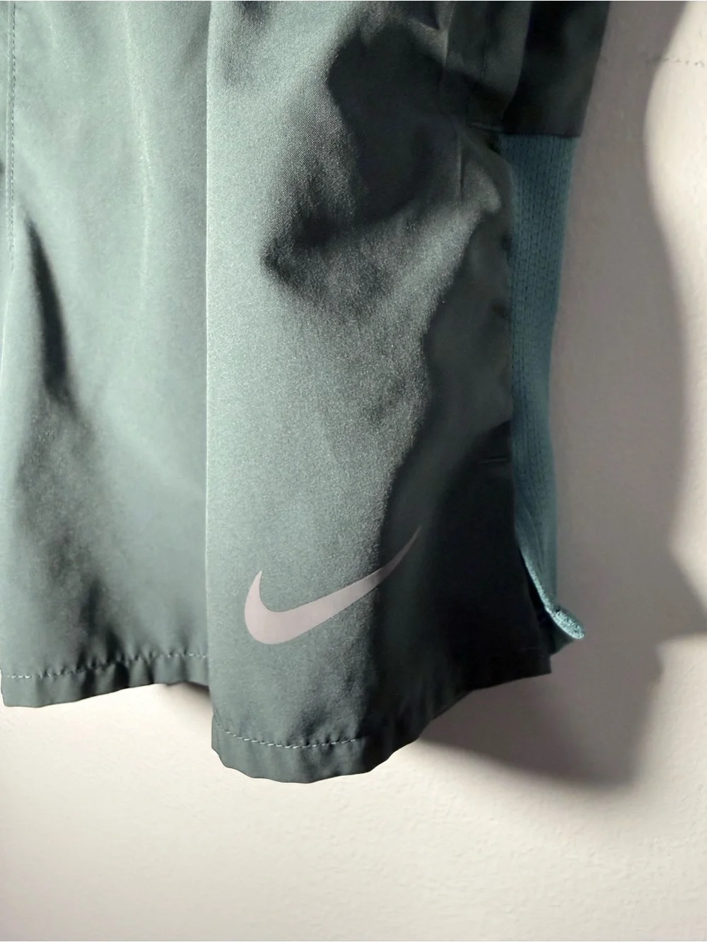Nike Men's Challenger Athletic 5’ Green Dri-fit Lined Shorts